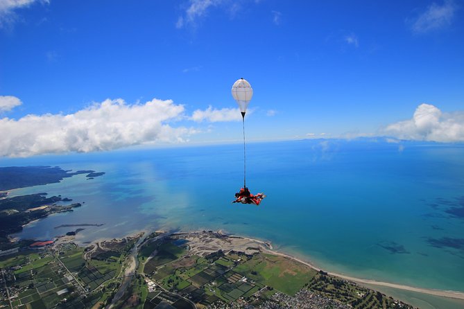 13,000ft Skydive over Abel Tasman with NZ's Most Epic Scenery - Why Motueka is a memorable place to jump