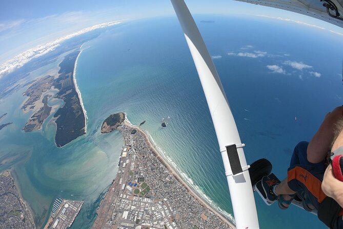 15,000ft Tandem Skydive in Tauranga - Bay of Plenty - Arriving at Tauranga Airport
