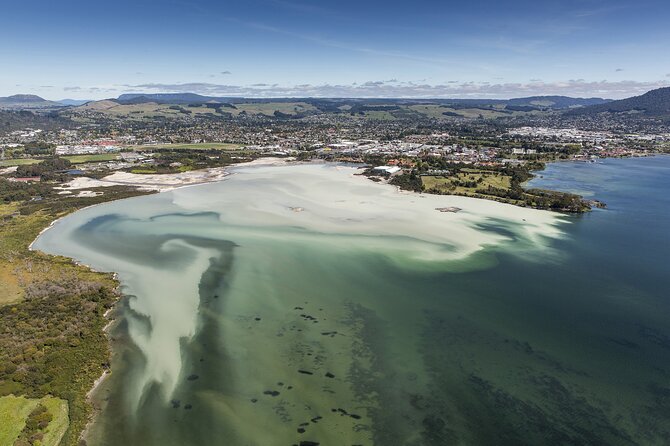 15-Minute Crater Lakes Flight by Floatplane from Rotorua - Lake Okataina and Lake Okaraka from above