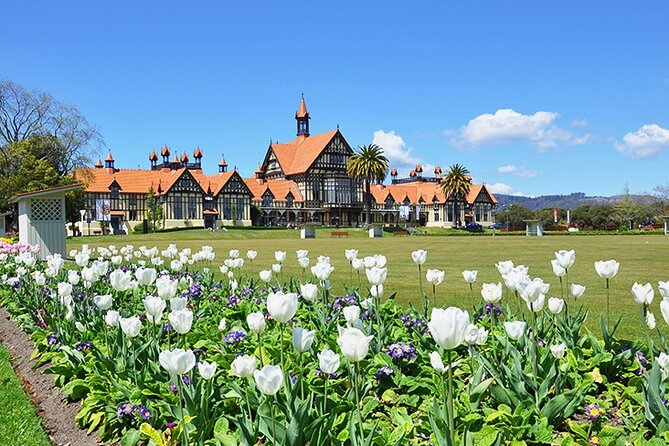 2 Day Tour Auckland to Hobbiton, Waitomo, Rotorua and Taupo - Leaving Auckland through the Waikato