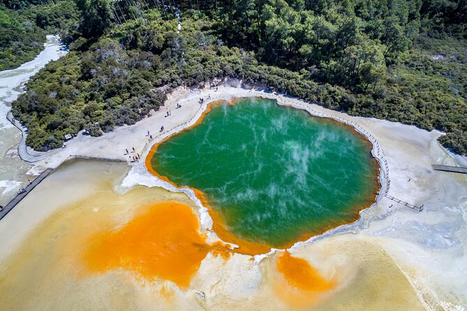 2 Day Tour Auckland to Hobbiton, Waitomo, Rotorua and Taupo - Starting day two at Wai-O-Tapu