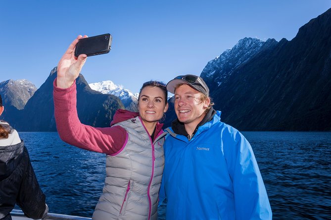 2-Hour Milford Sound Scenic Cruise - Watching for seals, dolphins, and penguins
