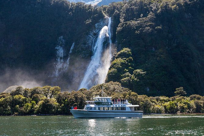 2-Hour Milford Sound Scenic Cruise - The return past waterfalls and cliffs