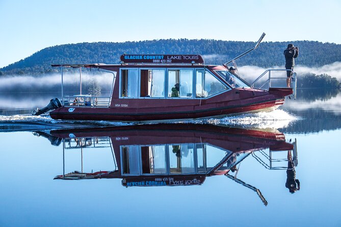 2-Hour Scenic Cruise in Lake Mapourika - The two-hour route across calm water