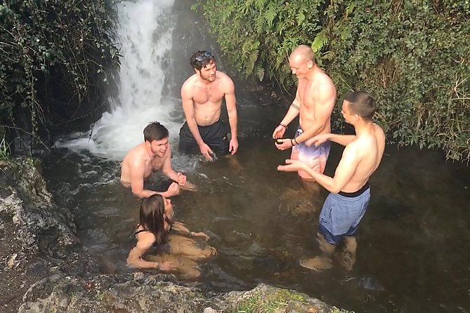2-Hour Waikato River Guided Kayak Trip from Taupo - Islands, reserves, and the Taupo Bungy