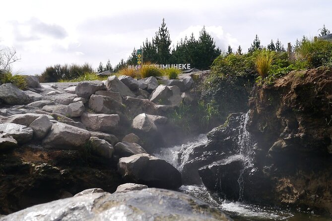 2-Hour Waikato River Guided Kayak Trip from Taupo - The geothermal stop at Spa Park