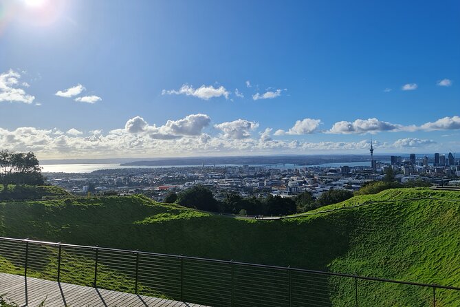 2025 Award Winning: Auckland City Highlights Half Day Tour - Mount Eden: Auckland’s essential viewpoint