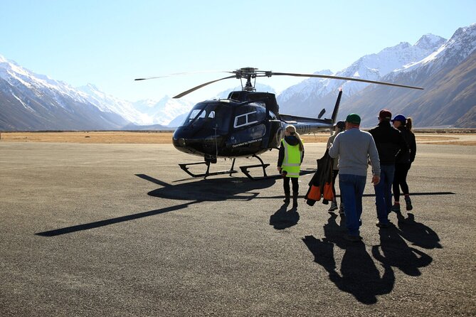 25-Minute Helicopter flight including an alpine landing - From Mount Cook Airport to Tasman Terminal Lake