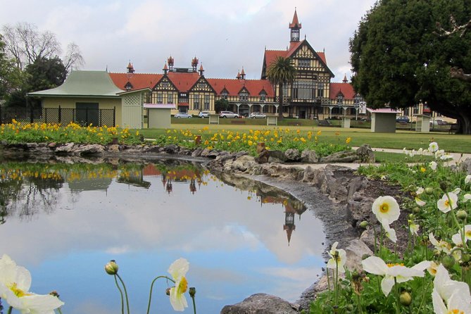 3 Day Bay Of Islands Tour from Auckland including Waitangi and Cape Reinga - The return to Auckland is useful, but not scenic luxury