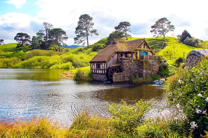 3 Day Waitomo Caves, Hobbiton Movie Set and Rotorua Tour from Auckland - Wai-O-Tapu: colorful geothermal activity