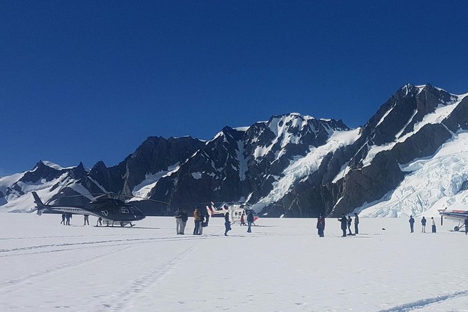 45-Minute Glacier Highlights Helicopter Tour from Mount Cook - The return flight and seating reality