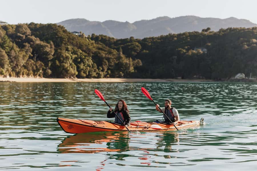 Abel Tasman National Park: Cruise, Kayak, & Hike Tour - From Nelson to Kaiteriteri and Split Apple Rock