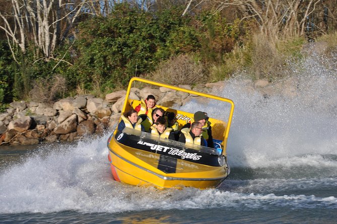 Akaroa Shore Excursion: Christchurch City Tour and Jet Boating - Group size, comfort, and practical details
