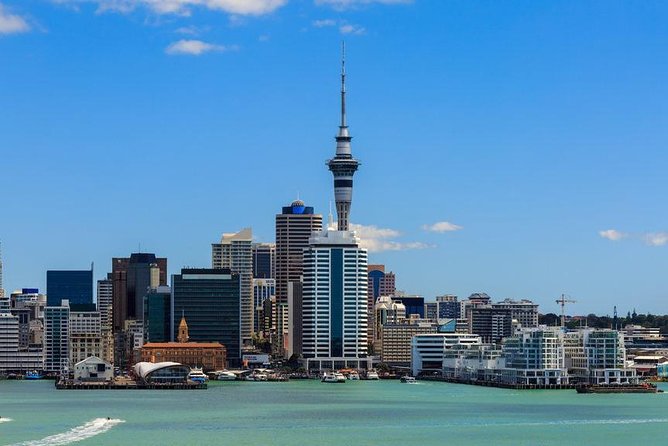 Arrival Transfer: Auckland Airport to Auckland Central City Centre - Cost and value at $26.06 per person