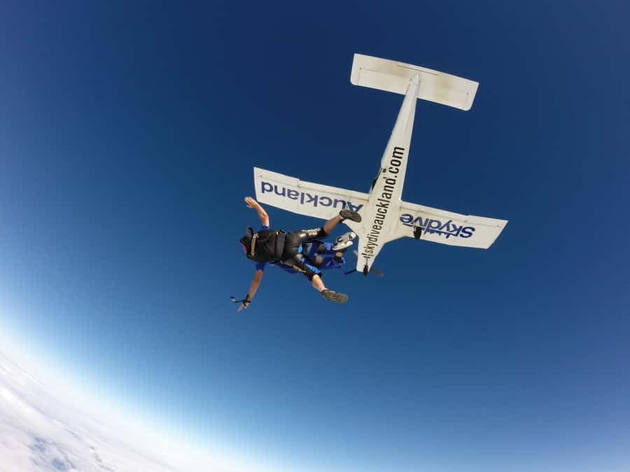 Auckland: 13000, 16000, or 18000-Foot Tandem Skydive - The freefall: 75 seconds at up to 200 km/h
