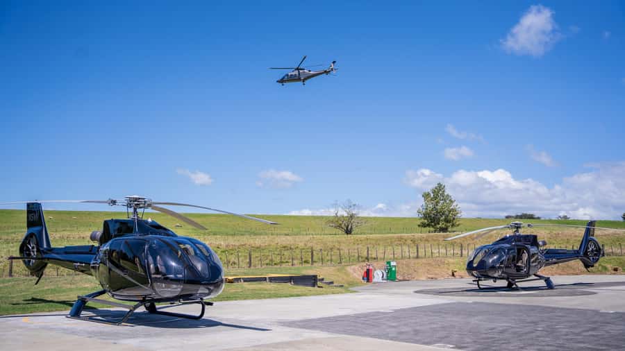 Auckland: 20min Helicopter scenic flight - City & Volcanoes - Taking off from the Rosedale heliport