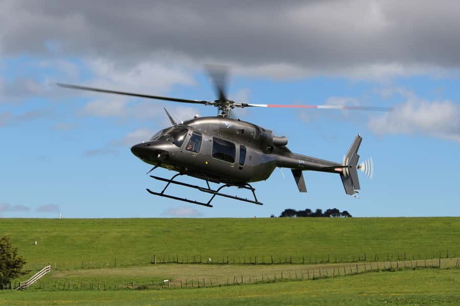 Auckland: 20min Helicopter scenic flight - City & Volcanoes - Flying over Rangitoto’s volcanic crater