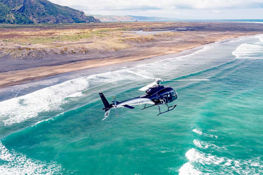 Auckland: 36 min scenic helicopter flight - Coast to Coast - Over the bush-covered Waitakere Ranges