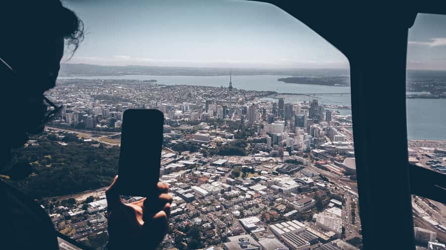 Auckland: 36 min scenic helicopter flight - Coast to Coast - Rangitoto Island from above