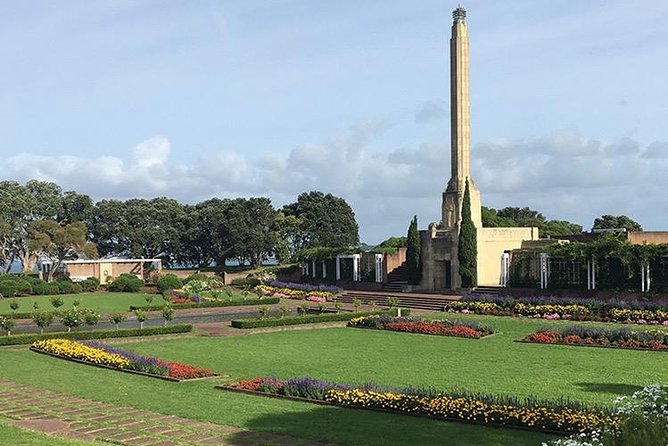 Auckland City Private Tour for Couples. Be chauffeur driven with added extras. - Auckland Domain and the Museum area