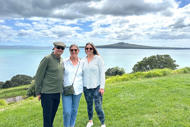 Auckland City Top Spots Half Day Private Tour - The guide matters more than the vehicle