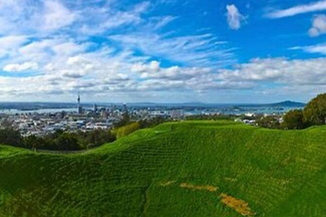 Auckland City Volcano & Scenic Highlights Tour - Starting with the Harbour Bridge and Waitematā views