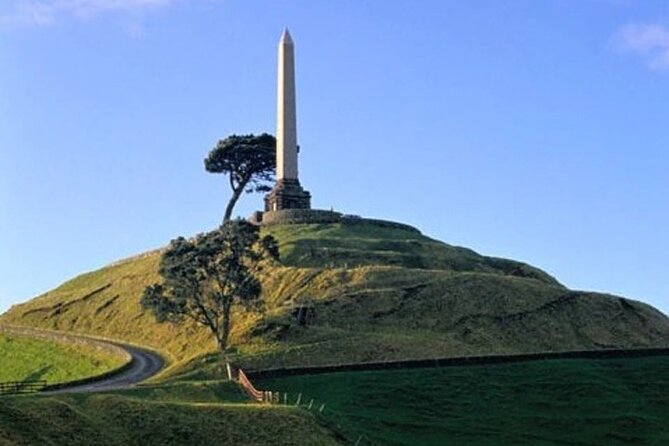 Auckland City Volcano & Scenic Highlights Tour - Mount Eden is the tour’s main payoff