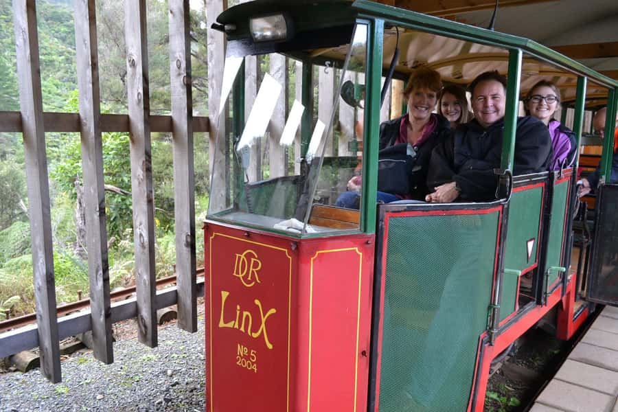 Auckland: Coromandel Day Tour including Hot Water Beach - What the 12-hour schedule feels like
