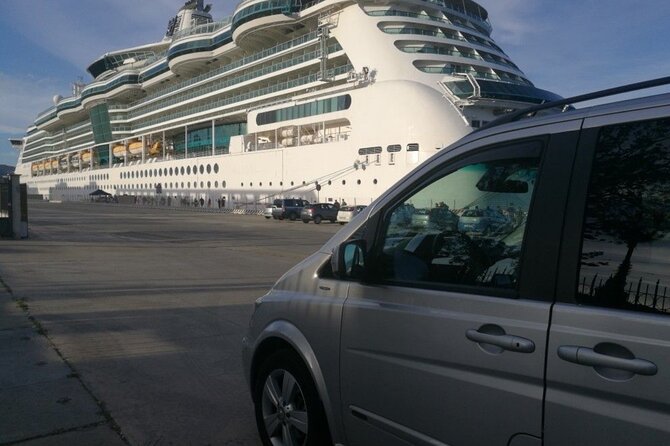 Auckland Downtown Hotel Transfers to/from Cruise Ship in Minivan - From the ship to an Auckland CBD hotel