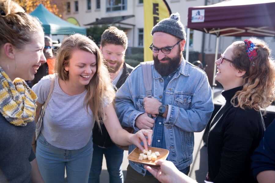 Auckland: Flavours of the City Walking Food Tour - The guides make the difference