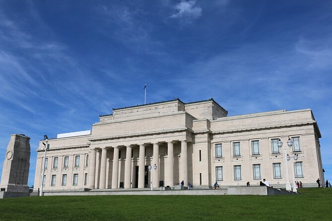 Auckland Full Day Attractions & Museums Tour - Auckland Art Gallery and the final cultural hour