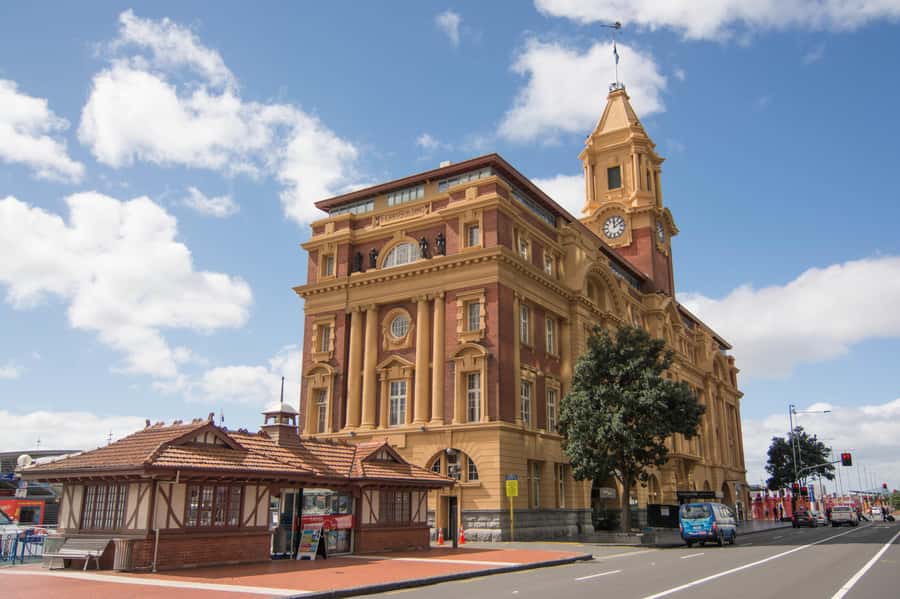 Auckland: Guided Small Group City Discovery Tour - Queen Street and Auckland’s central city