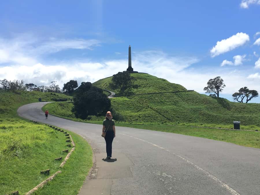 Auckland: Half-Day Auckland Volcanoes Tour - One Tree Hill and the meaning behind the place