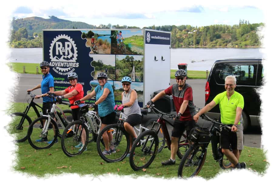 Auckland Half-Day Ebike Tour Excursion - Herne Bay and Point Chevalier by ebike