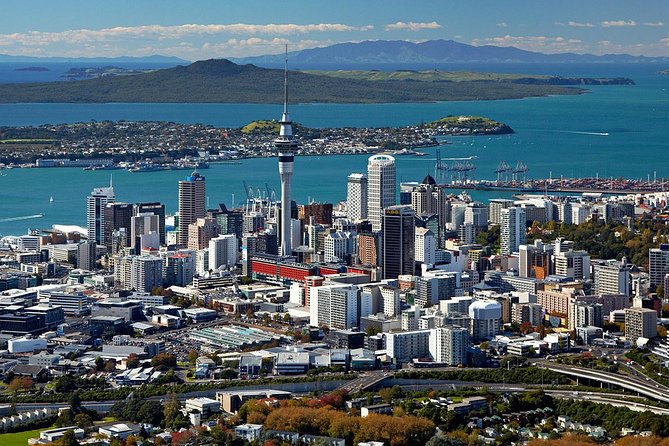 Auckland Highlights 4 Hrs city Tour - Mount Eden puts the city at your feet