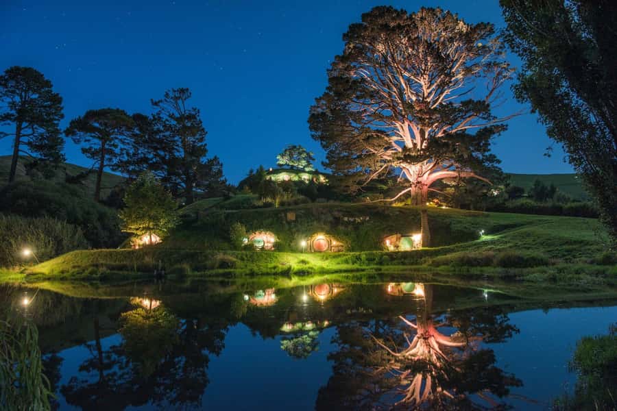 Auckland: Hobbiton & Waitomo Glow Worm Caves Private Tour - Key points to know before booking