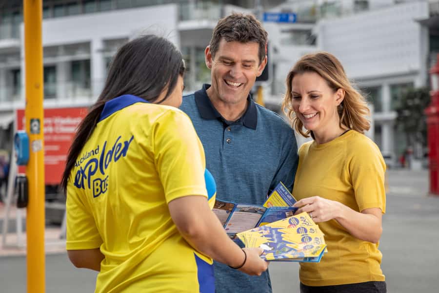Auckland: Hop-On Hop-Off Explorer Bus Ticket - The summer Blue route adds Mount Eden and the zoo