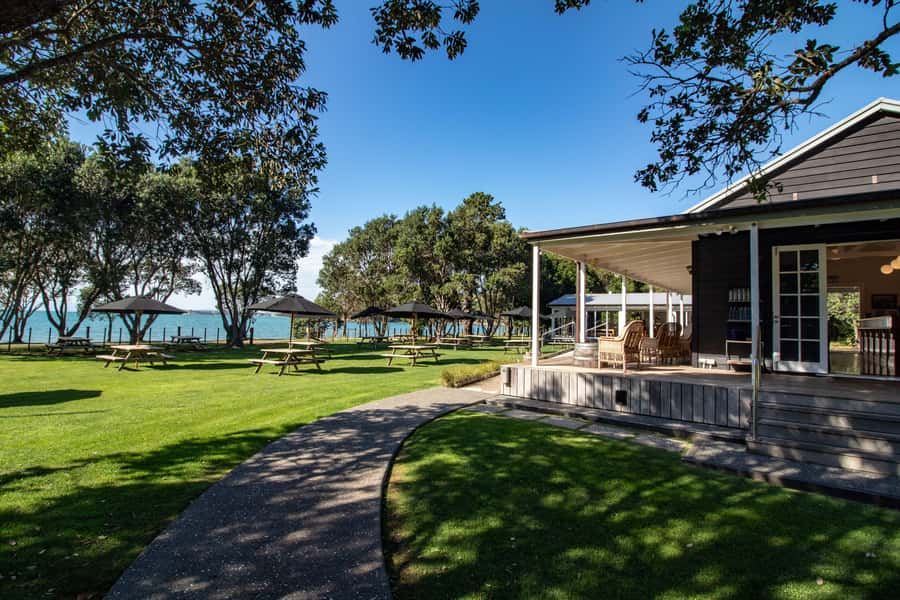 Auckland: Man O' War Vineyard Ferry (Waiheke Island) - Why the remote end of Waiheke is worth the ride
