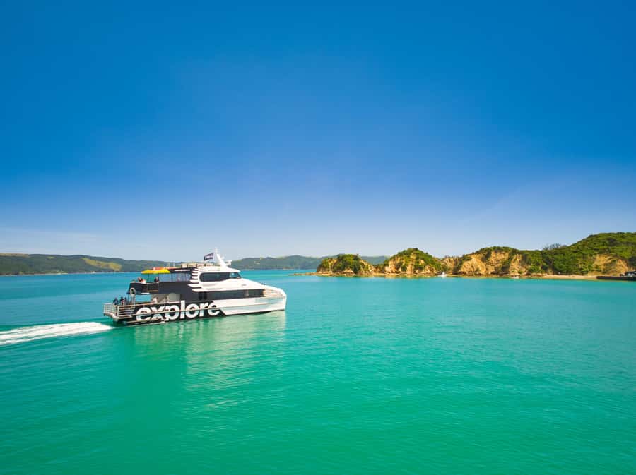 Auckland: Rotoroa Island and Man O'War Vineyard Combo Tour - Two Hauraki Gulf islands in one well-planned day