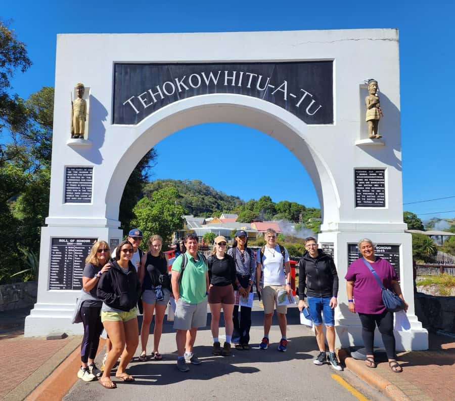 Auckland: Rotorua Living Maori Village Tour w/ Haka & Lunch - Who should book this experience