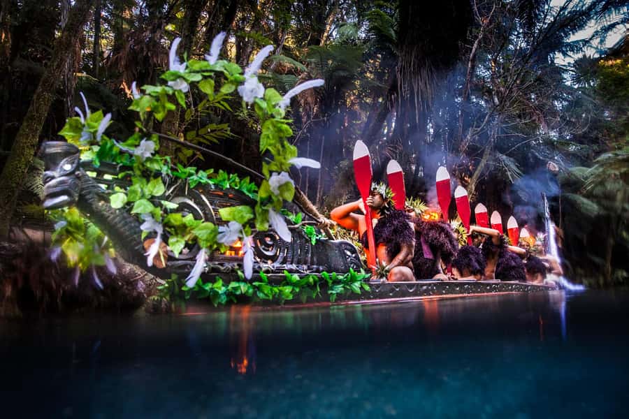 Auckland: Rotorua Māori Cultural & Geothermal Tour & Lunch - Auckland to Rotorua by way of the Waikato
