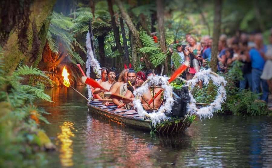 Auckland: Rotorua Māori Cultural & Geothermal Tour & Lunch - Practical clothing and comfort advice