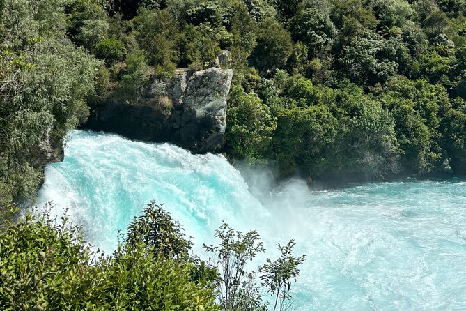 Auckland: Rotorua, Taupo, Waiotapu & Huka Falls Private Trip - What private touring adds to the price