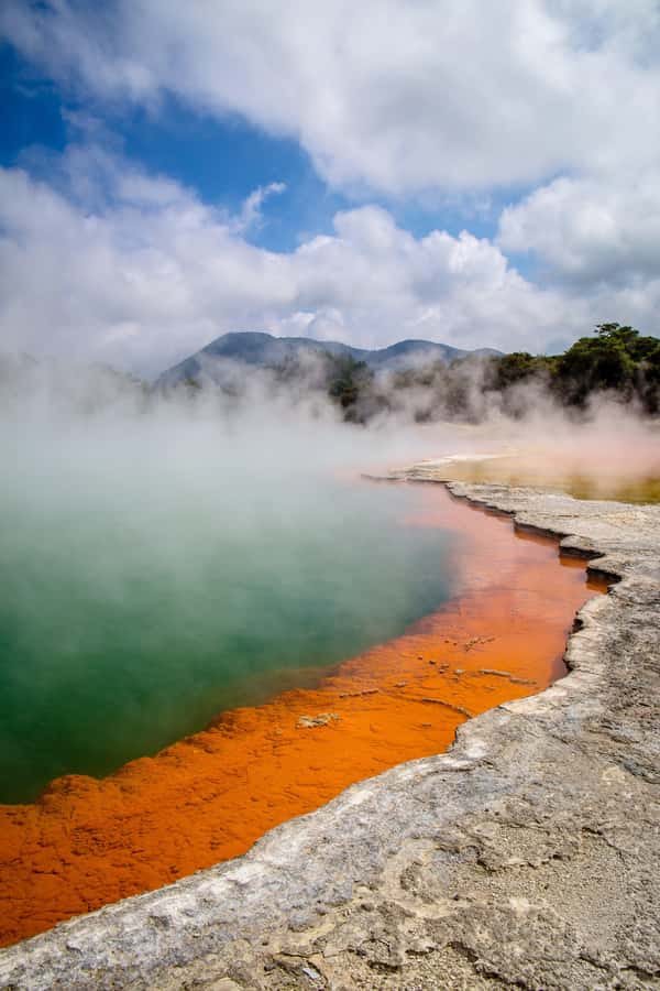 Auckland: Rotorua Wai-O-Tapu, Te Puia with Haka - The Auckland pickup and three-hour road trip