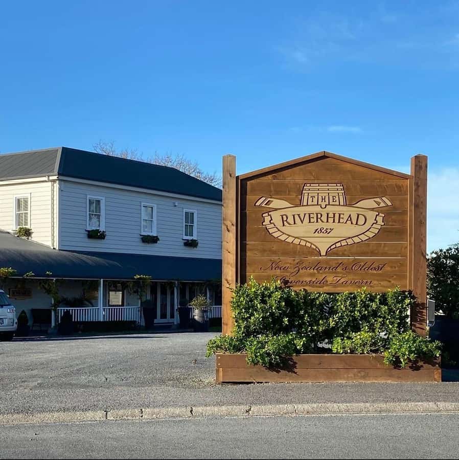 Auckland: Scenic Boat Cruise to the Riverhead Tavern - From Riverlea to The Riverhead