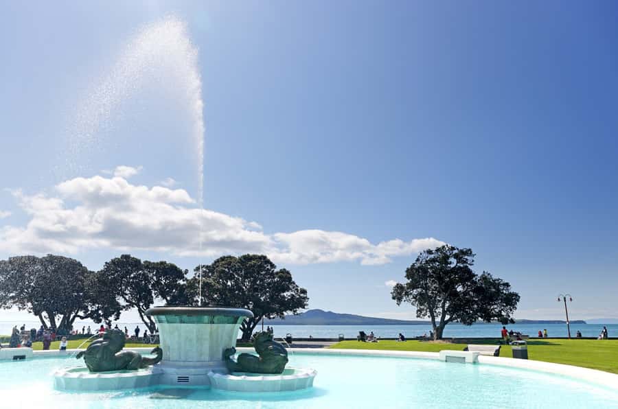 Auckland Scenic Half-Day City Sightseeing Tour - Commentary that adds real value
