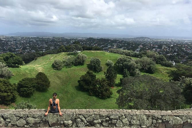 Auckland Scenic Tour : Must-See Sights in Half Day - Maungawhau, Mount Eden: the tour’s main viewpoint