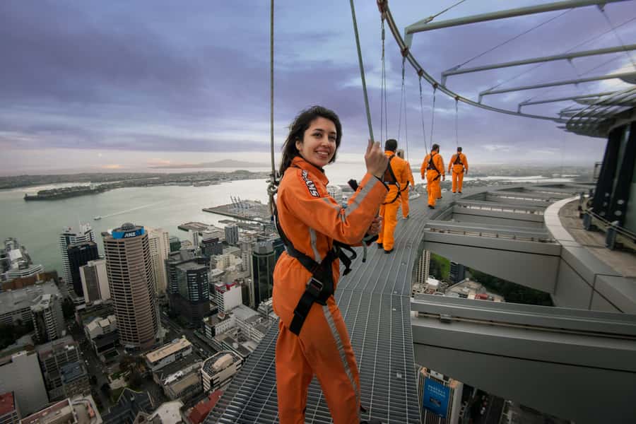 Auckland: Sky Tower SkyWalk - 192m High Edge Walk - Should you book the SkyWalk?