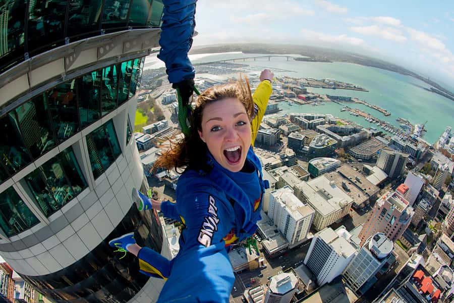 Auckland: SkyJump with Sky Tower Entry Ticket - What happens during the 45-minute visit