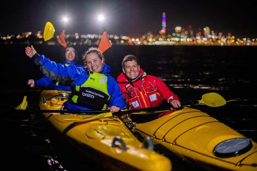 Auckland: Sunset & Night Sea Kayak Tour to Rangitoto Island - The paddle from St Heliers Beach to Rangitoto